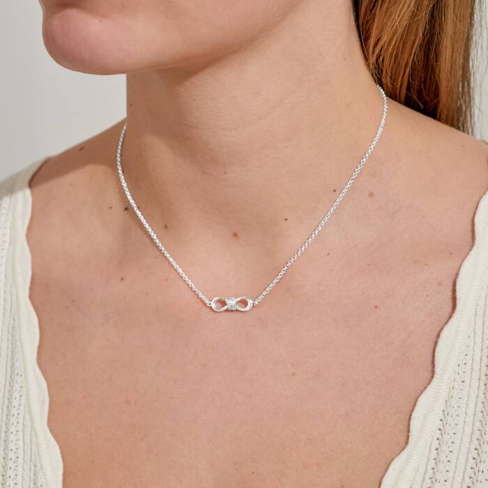 Joma Jewellery Infinity Knot necklace