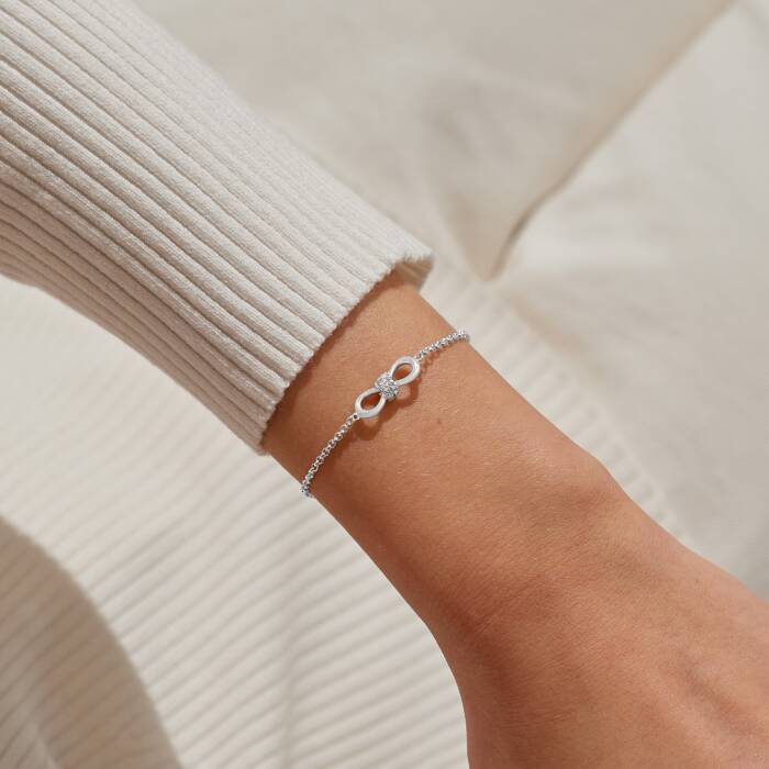 Joma Jewellery Infinity Knot Bracelet
