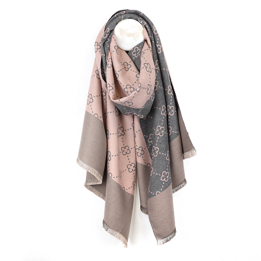 Pom Jacquard Reversible scarf