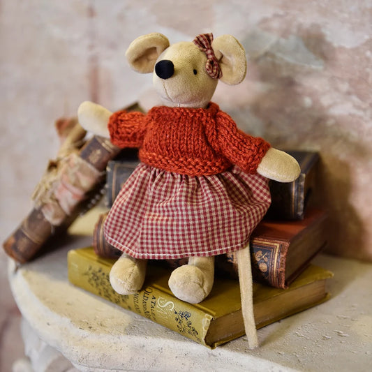 Soft Red Country Mouse